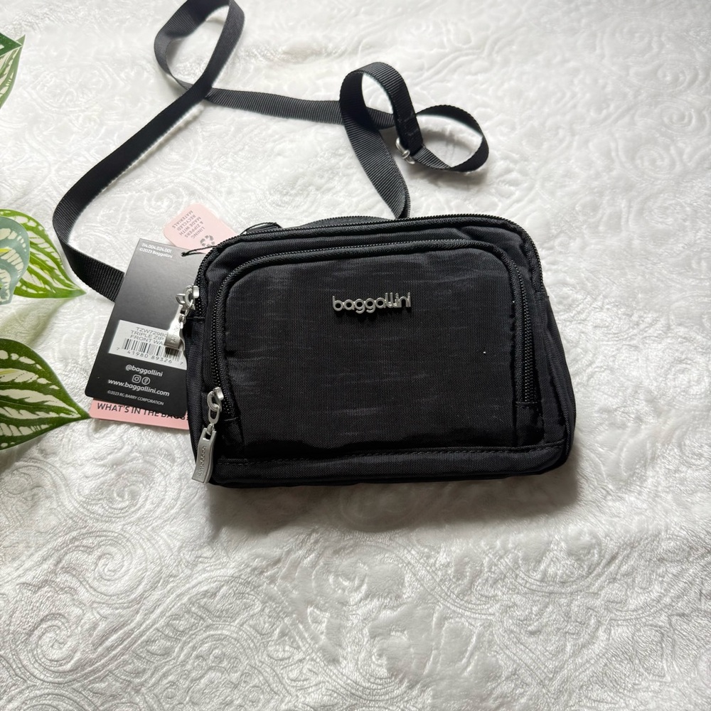 Baggallini Black Crossbody Organizer Bag